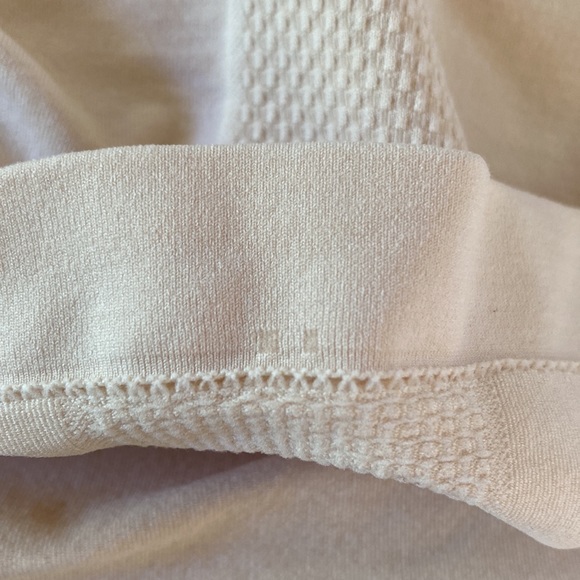 Lululemon tank - Picture 5 of 8